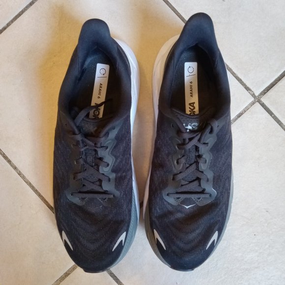Sold elsewhere: Hoka One One Arahi 6 - Womens Size 9B - Picture 7 of 8